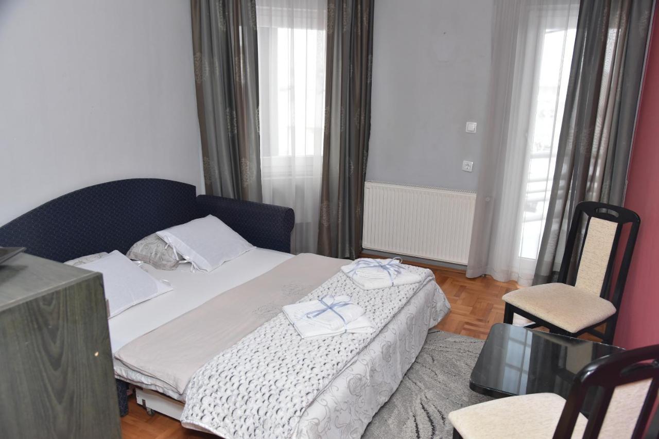Blue House Apartment Nis Luaran gambar