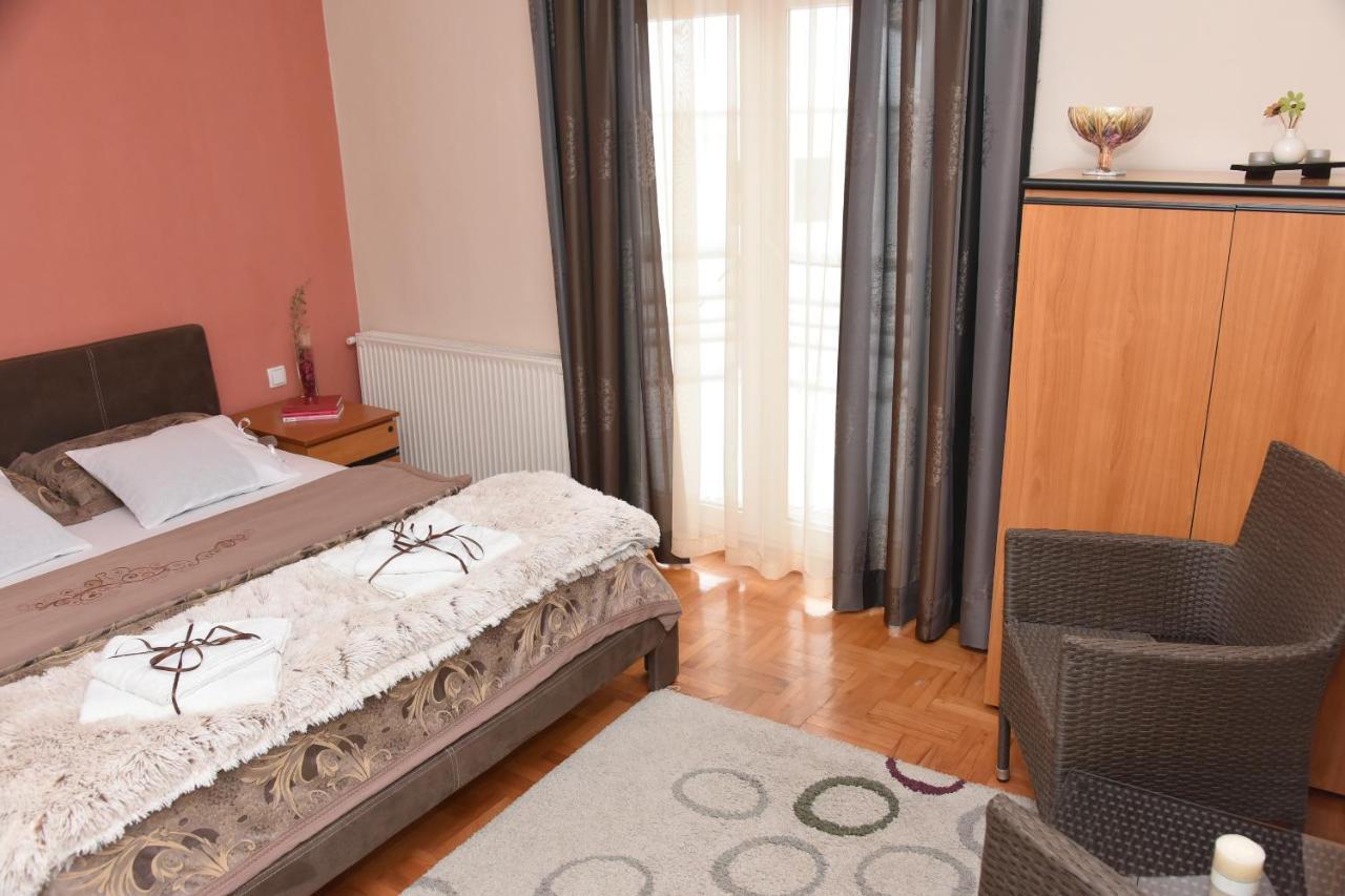 Blue House Apartment Nis Luaran gambar