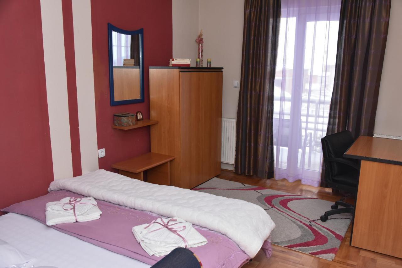Blue House Apartment Nis Luaran gambar