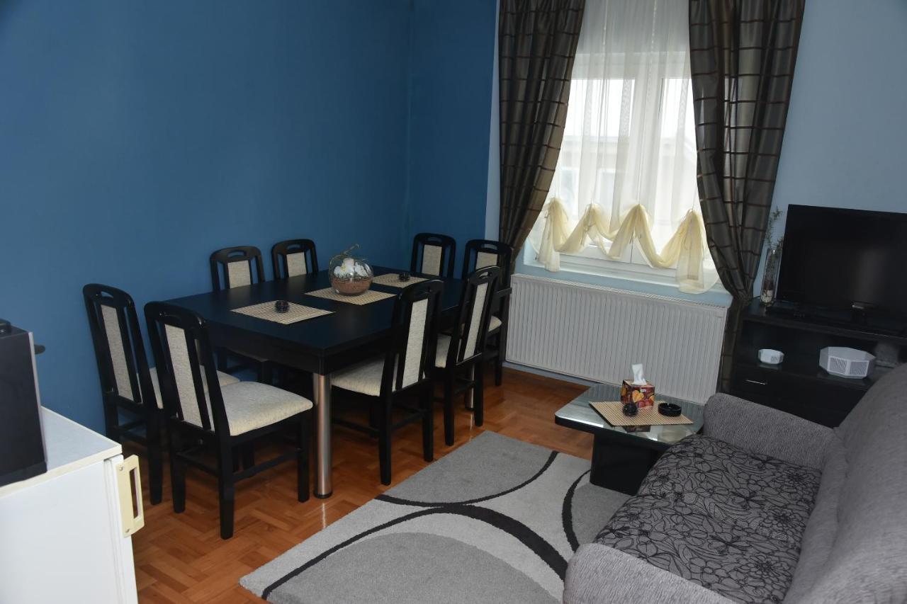 Blue House Apartment Nis Luaran gambar