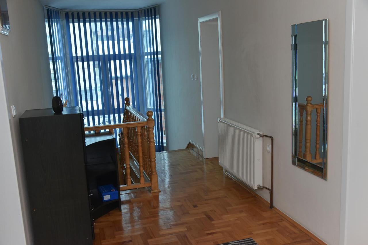 Blue House Apartment Nis Luaran gambar